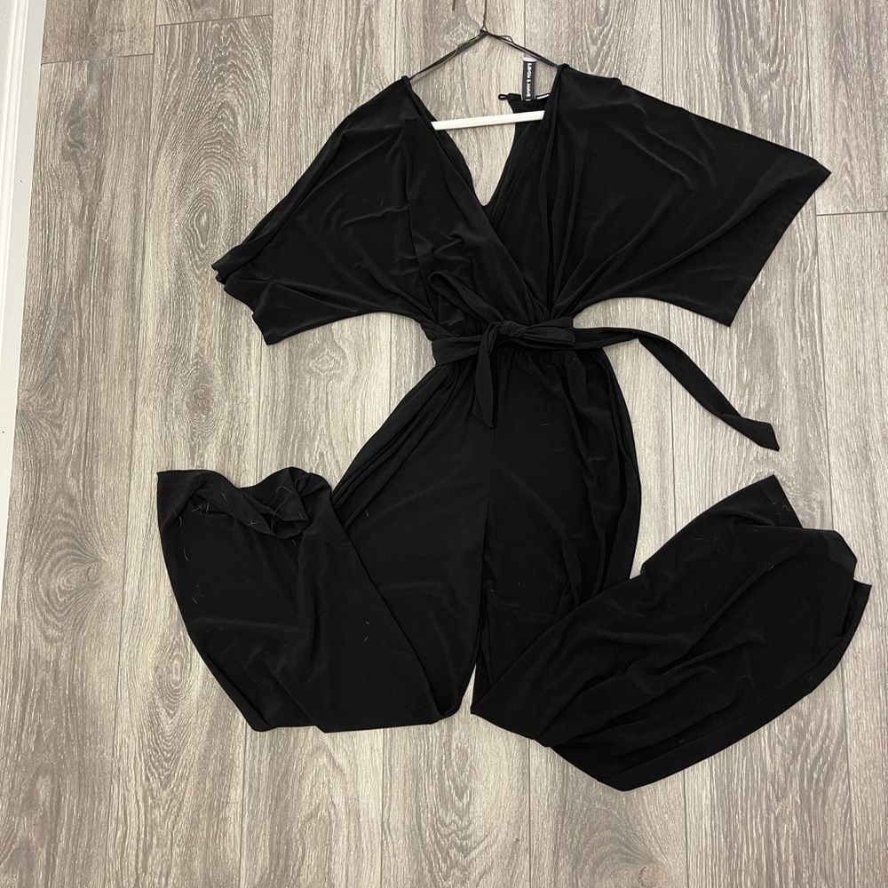 Emma & Michele Romper Size:S spandex HAS POCKETS